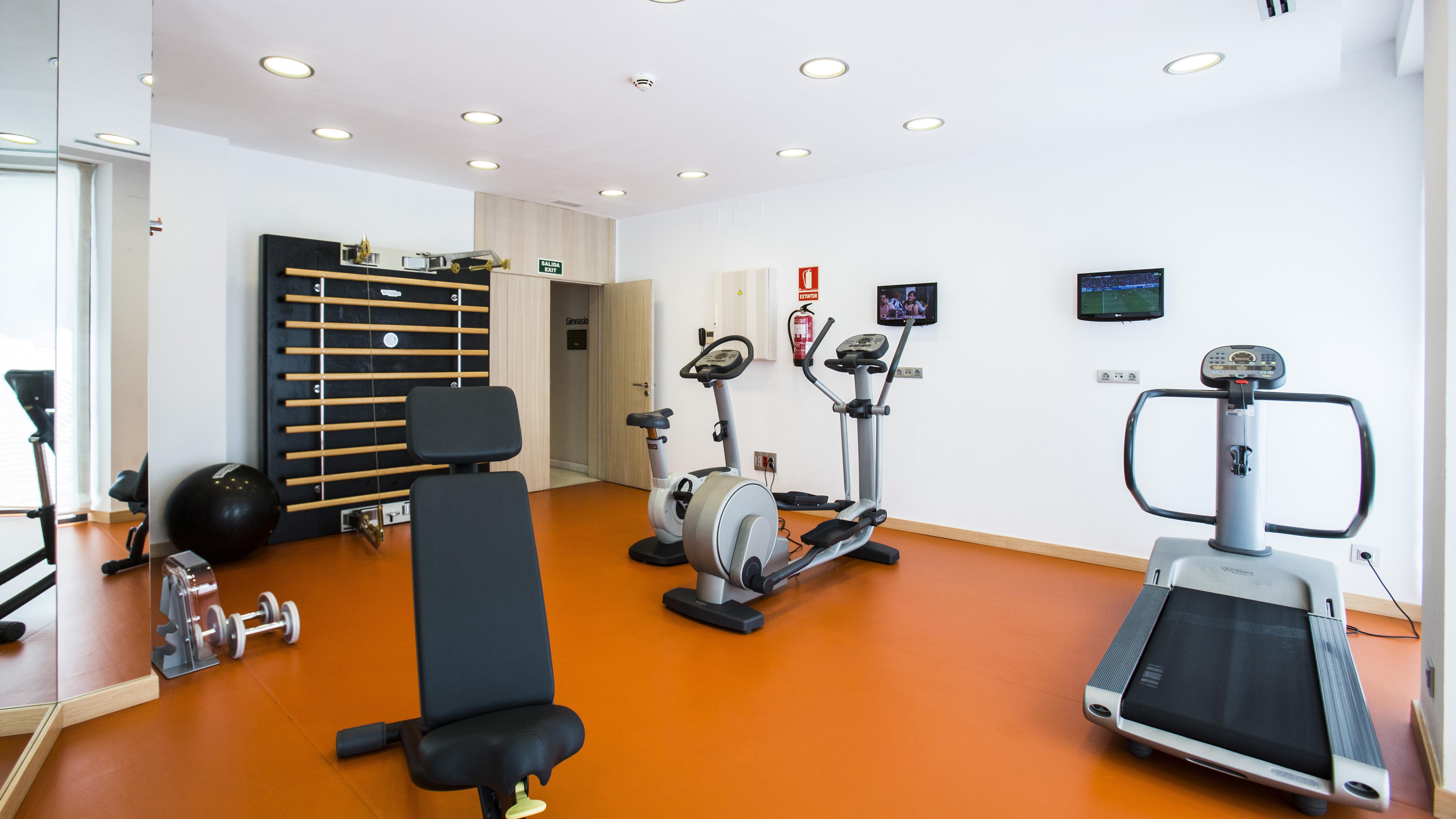 โรงแรมวินชี่ ซีเลคซิออน โปซาด้าเดลปาชิโอ มาลากา ภายนอก รูปภาพ A gym