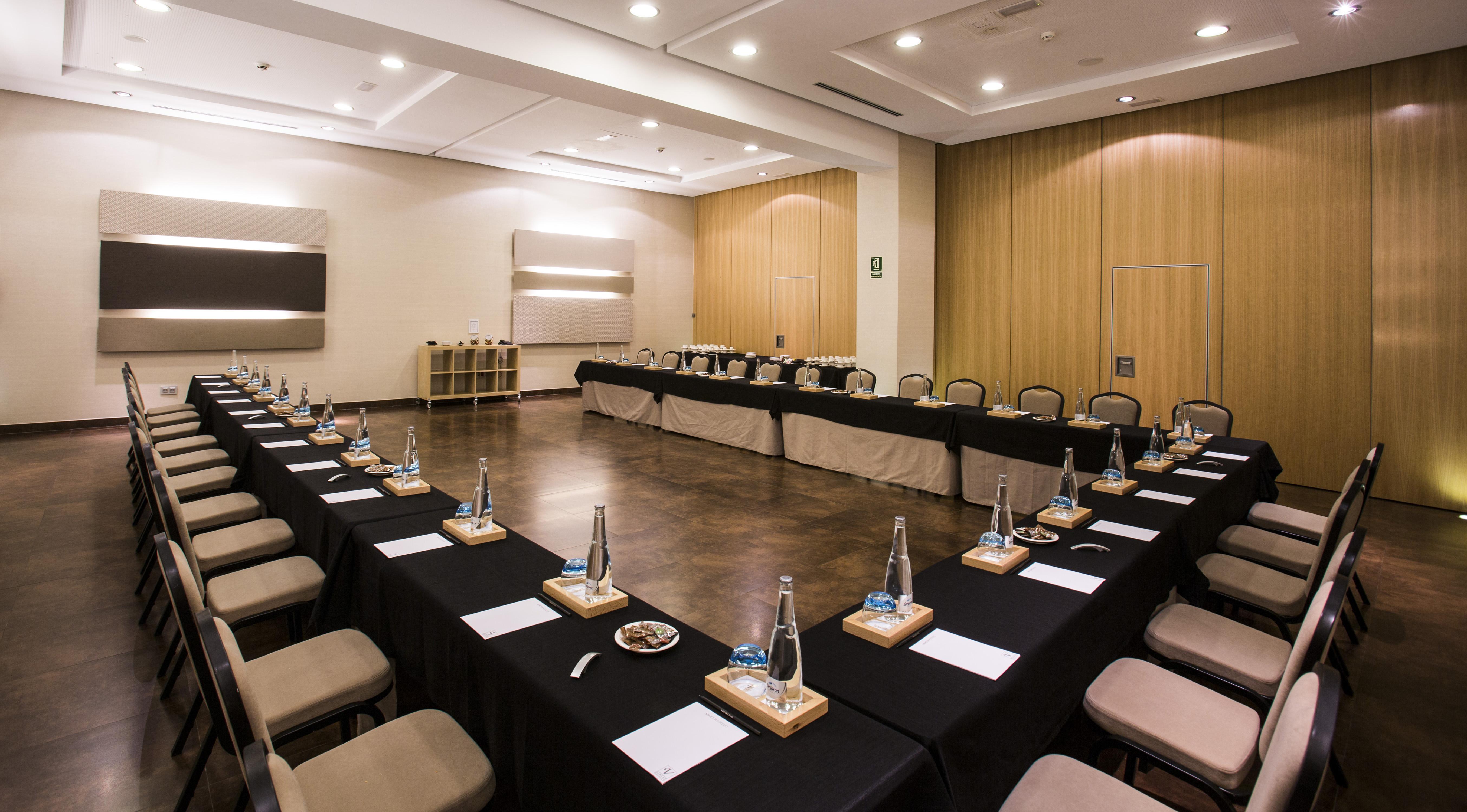 โรงแรมวินชี่ ซีเลคซิออน โปซาด้าเดลปาชิโอ มาลากา ภายนอก รูปภาพ Meeting room