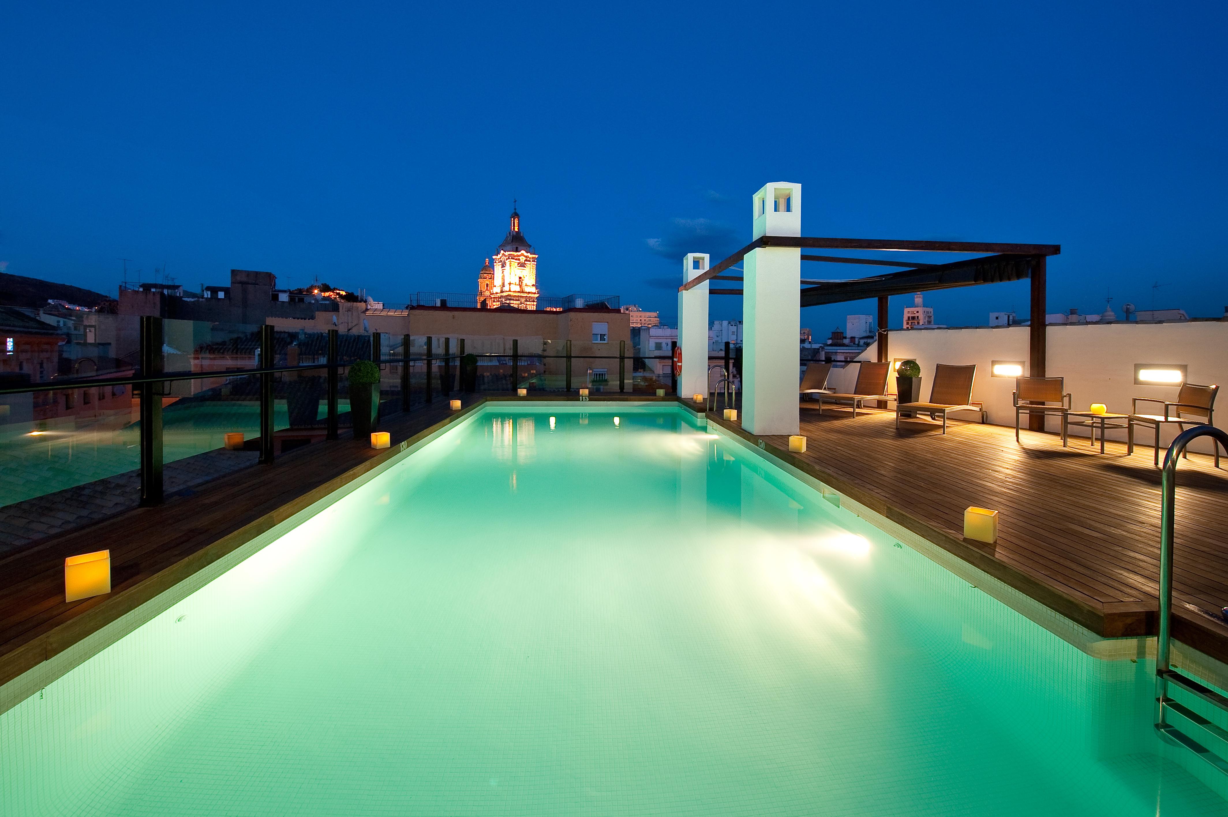 โรงแรมวินชี่ ซีเลคซิออน โปซาด้าเดลปาชิโอ มาลากา ภายนอก รูปภาพ Rooftop pool at Hotel Casa 1888