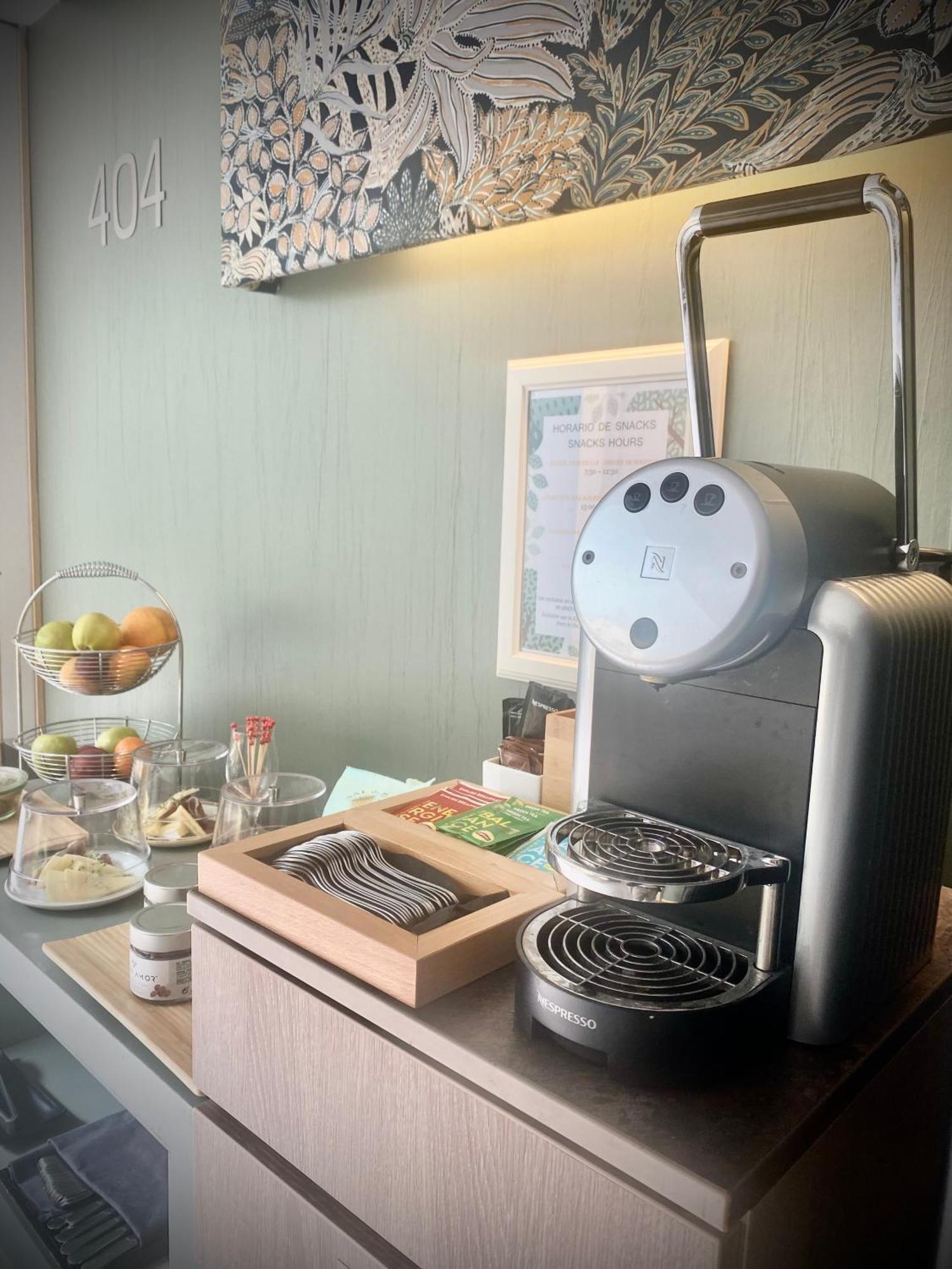 โรงแรมวินชี่ ซีเลคซิออน โปซาด้าเดลปาชิโอ มาลากา ภายนอก รูปภาพ A Nespresso Vertuoline coffee machine